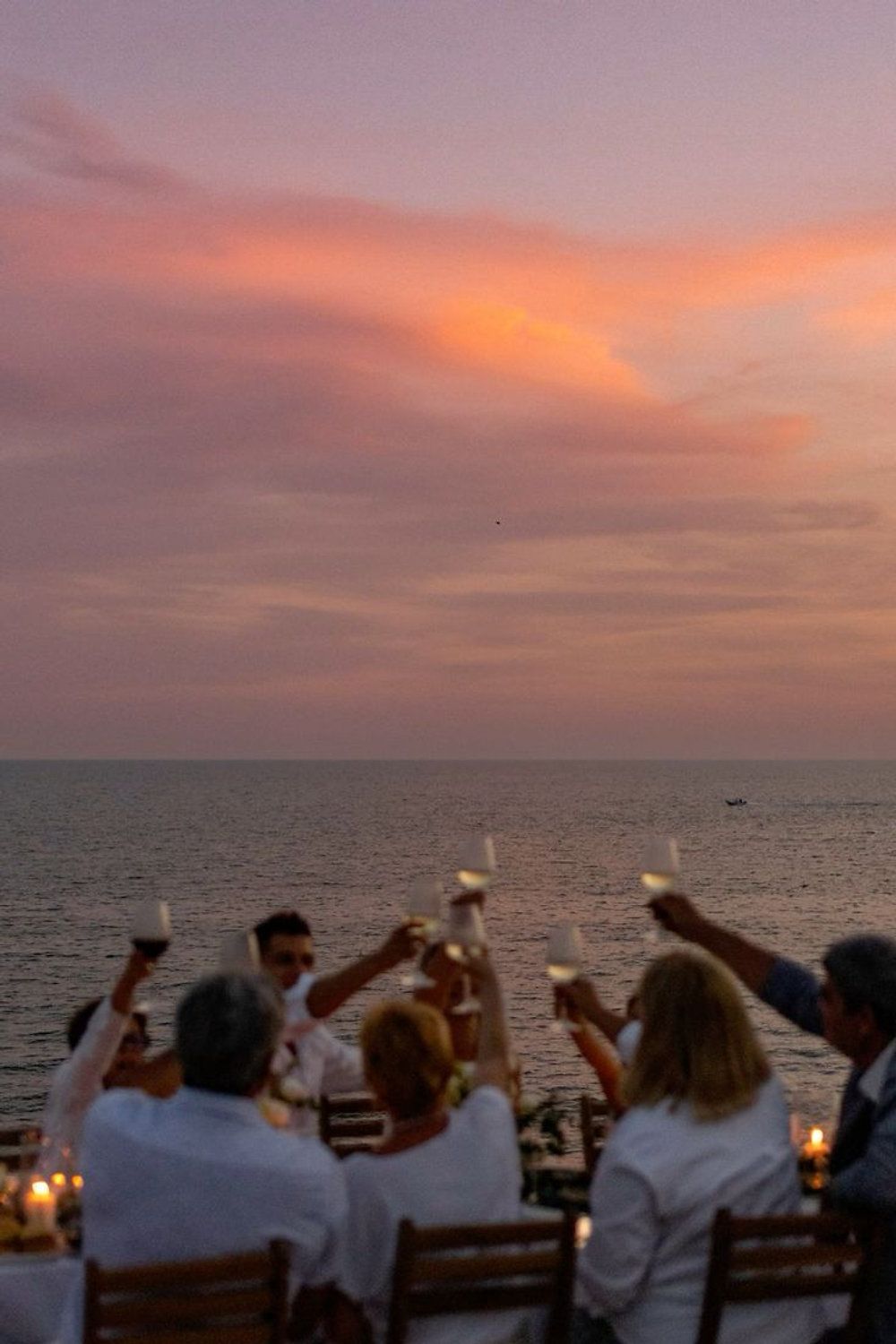 Une célébration au coucher du soleil